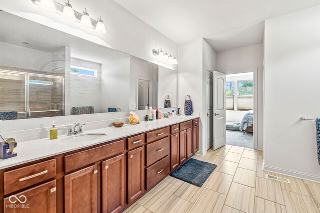 9627 Summerton Drive, Fishers, IN 46037