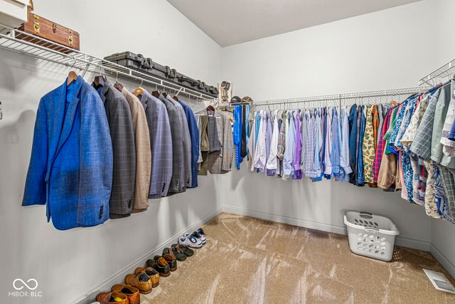 9627 Summerton Drive, Fishers, IN 46037