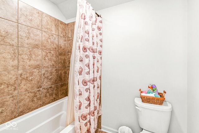 9627 Summerton Drive, Fishers, IN 46037