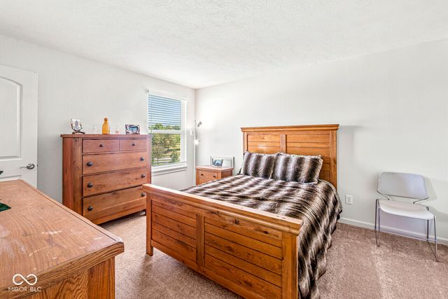 9627 Summerton Drive, Fishers, IN 46037