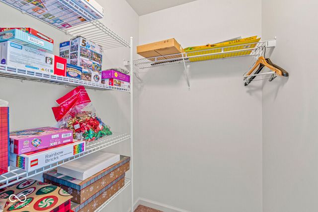 9627 Summerton Drive, Fishers, IN 46037