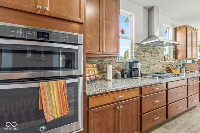 9627 Summerton Drive, Fishers, IN 46037