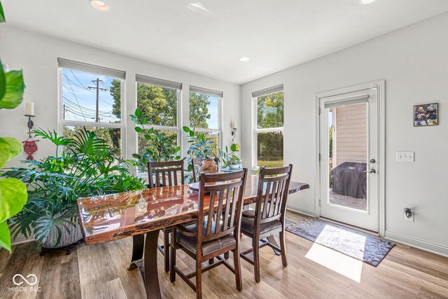 9627 Summerton Drive, Fishers, IN 46037