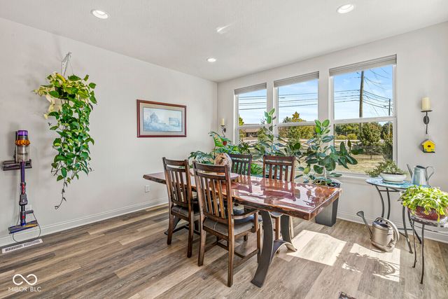 9627 Summerton Drive, Fishers, IN 46037