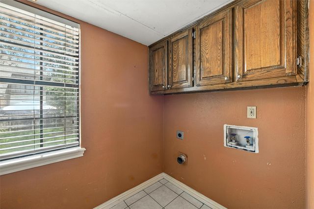 300 Saint Emelion Court, Irving, TX 75038