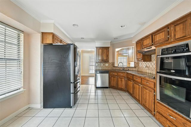 300 Saint Emelion Court, Irving, TX 75038