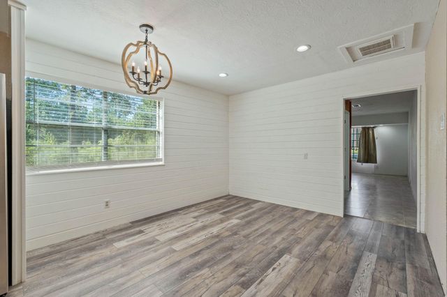 104 Oakmont Drive, Conroe, TX 77301