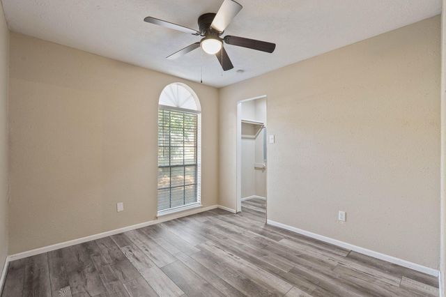 104 Oakmont Drive, Conroe, TX 77301