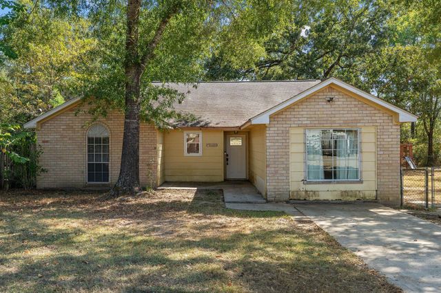 104 Oakmont Drive, Conroe, TX 77301