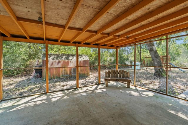 104 Oakmont Drive, Conroe, TX 77301