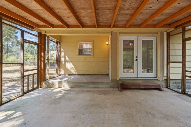 104 Oakmont Drive, Conroe, TX 77301