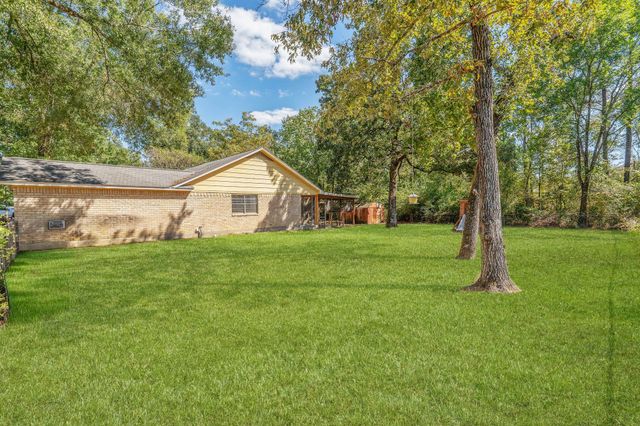 104 Oakmont Drive, Conroe, TX 77301