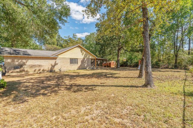104 Oakmont Drive, Conroe, TX 77301
