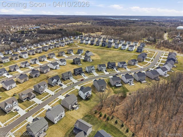 281 Quartz Way, White Lake Charter Township, MI 48386