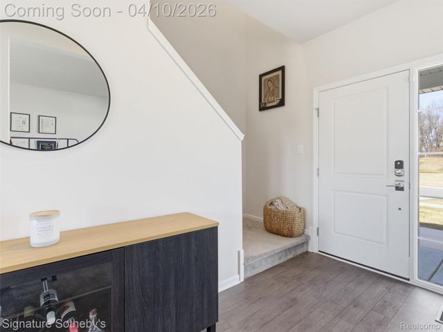 281 Quartz Way, White Lake Charter Township, MI 48386