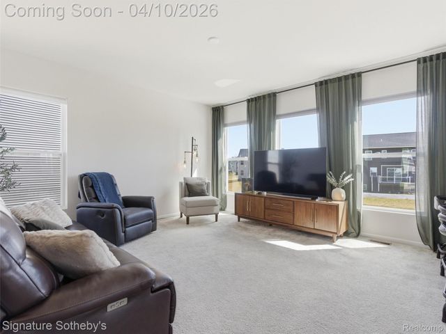 281 Quartz Way, White Lake Charter Township, MI 48386