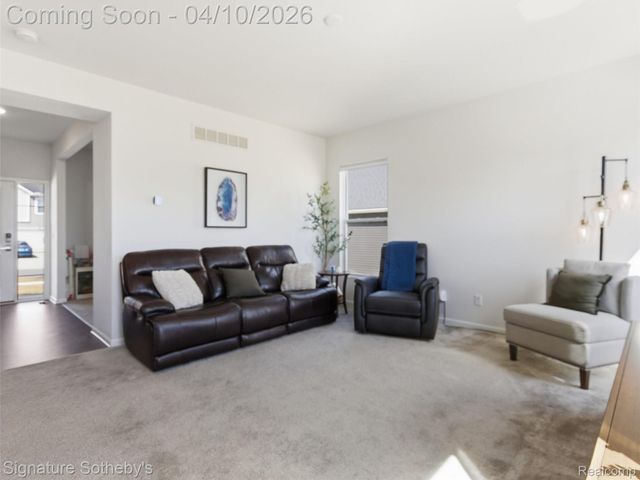 281 Quartz Way, White Lake Charter Township, MI 48386