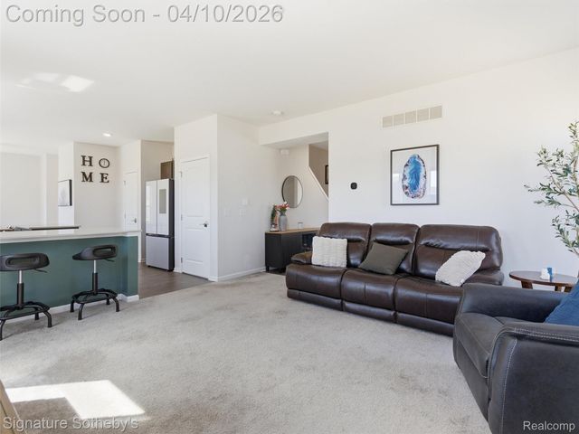 281 Quartz Way, White Lake Charter Township, MI 48386