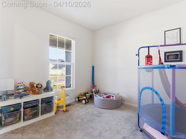 281 Quartz Way, White Lake Charter Township, MI 48386