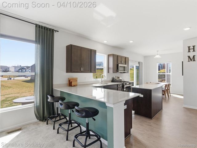 281 Quartz Way, White Lake Charter Township, MI 48386