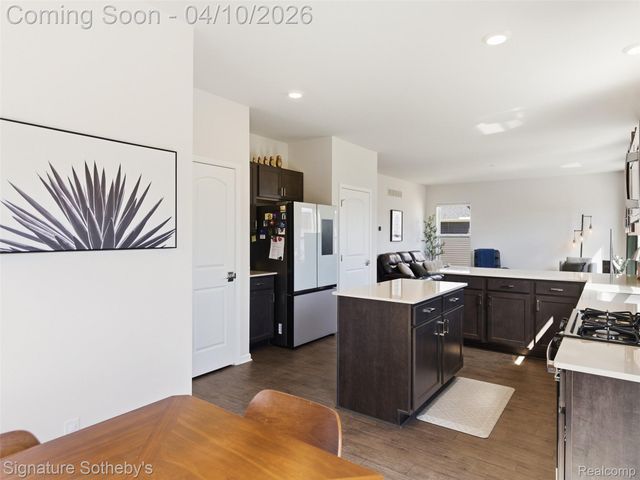 281 Quartz Way, White Lake Charter Township, MI 48386