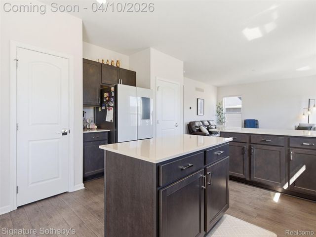 281 Quartz Way, White Lake Charter Township, MI 48386