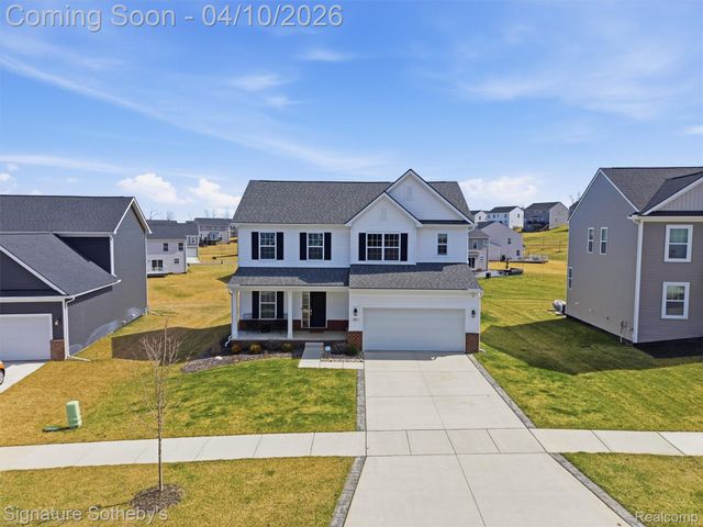 281 Quartz Way, White Lake Charter Township, MI 48386