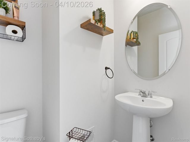 281 Quartz Way, White Lake Charter Township, MI 48386