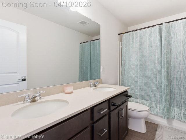 281 Quartz Way, White Lake Charter Township, MI 48386