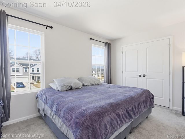 281 Quartz Way, White Lake Charter Township, MI 48386