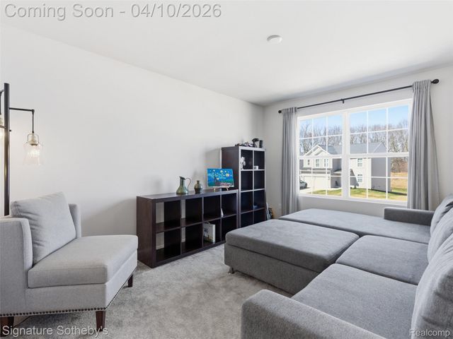 281 Quartz Way, White Lake Charter Township, MI 48386