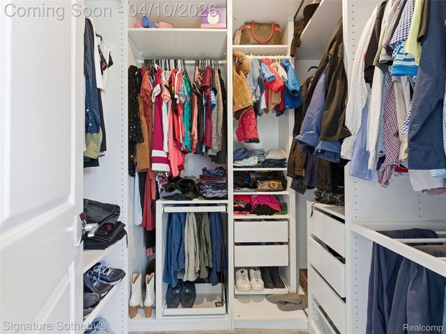 281 Quartz Way, White Lake Charter Township, MI 48386