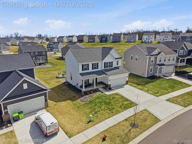 281 Quartz Way, White Lake Charter Township, MI 48386