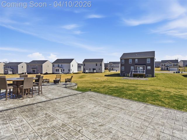 281 Quartz Way, White Lake Charter Township, MI 48386