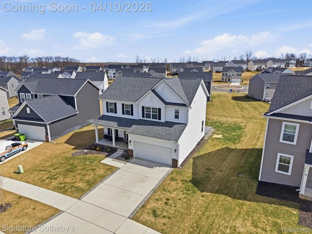 281 Quartz Way, White Lake Charter Township, MI 48386