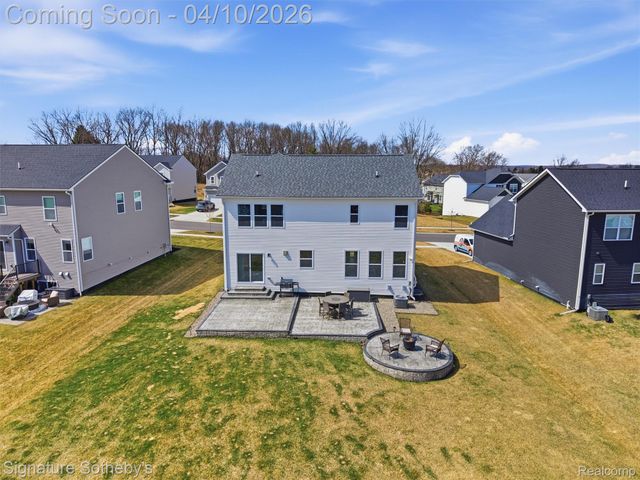 281 Quartz Way, White Lake Charter Township, MI 48386