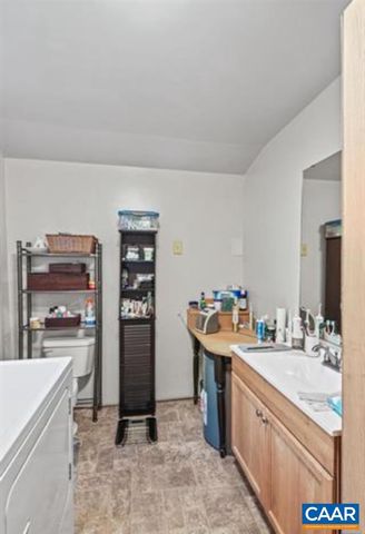 10239 HOWARDSVILLE RD, Howardsville, VA 24562