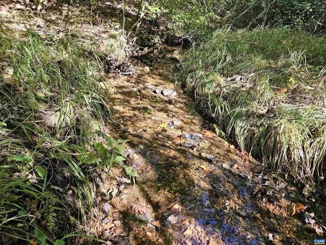 10239 HOWARDSVILLE RD, Howardsville, VA 24562