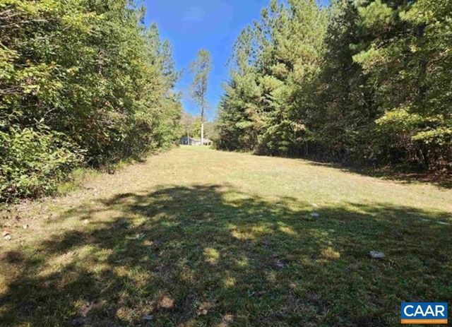 10239 HOWARDSVILLE RD, Howardsville, VA 24562