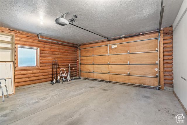 1576 E 11400 S, Sandy, UT 84092
