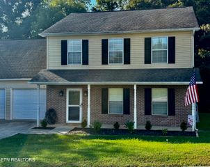 702 Fox Landing Lane, Knoxville, TN 37922