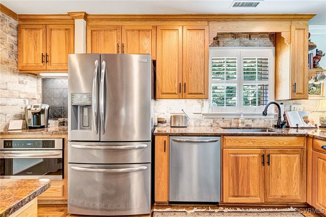 11491 New Farrington Ct, Glen Allen, VA 23059