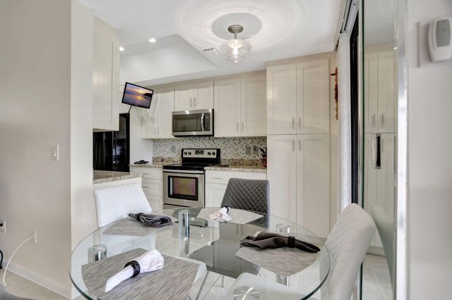 7460 La Paz Boulevard 108, Boca Raton, FL 33433