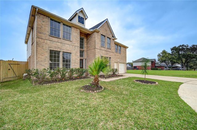 11906 Dinosaur Valley Drive, Sugar Land, TX 77498