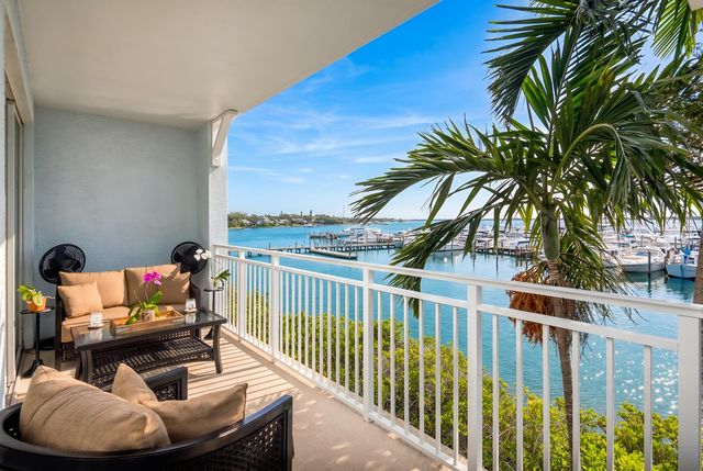 875 NW Flagler Avenue 203, Stuart, FL 34994
