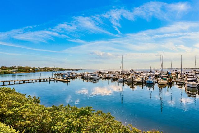 875 NW Flagler Avenue 203, Stuart, FL 34994