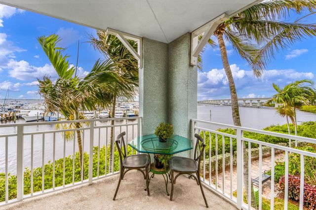 875 NW Flagler Avenue 203, Stuart, FL 34994