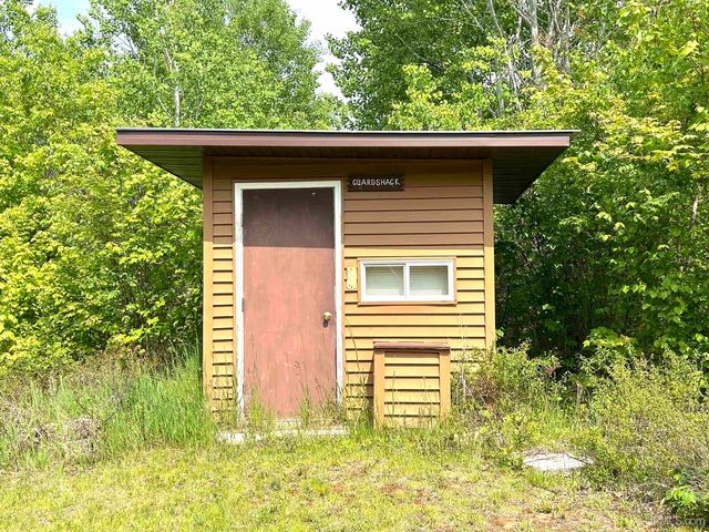 6072 Big Lick Lake Road, Republic, MI 49879