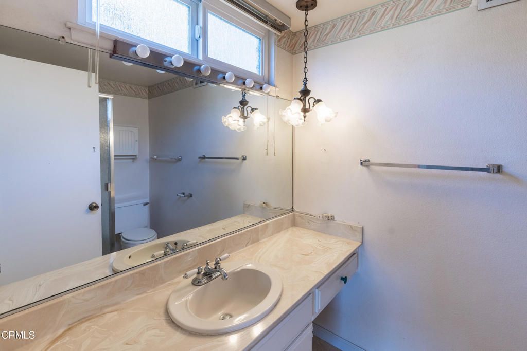 Image 23 of property listing at 215 Montebello Avenue, Ventura, CA 93004