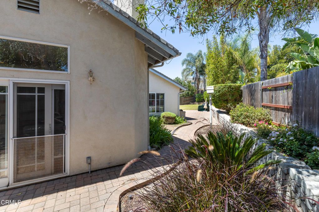 Image 28 of property listing at 215 Montebello Avenue, Ventura, CA 93004